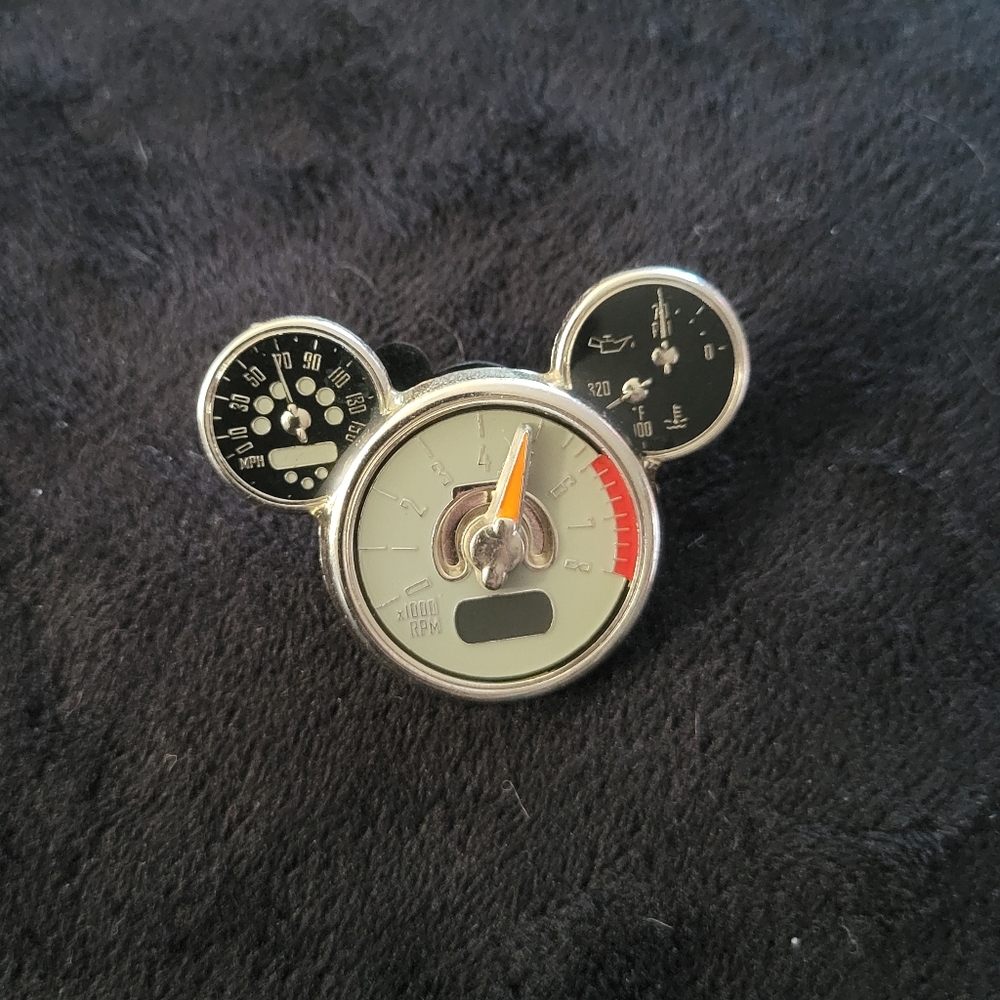 Disney Pins - Picture 9 of 16